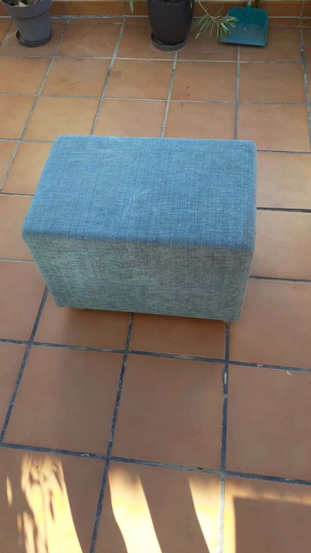 PUFF EN BUEN ESTADO CON RUEDAS