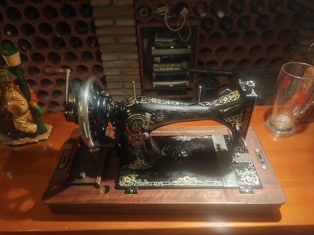 Maquina de coser Antigua 