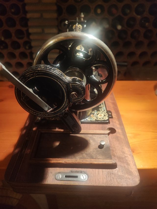 Maquina de coser Antigua 