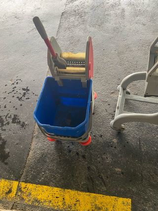 2 carros fregasuelos industrial