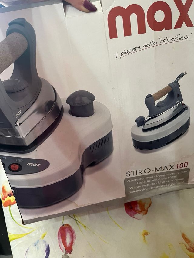 Ferro da stiro con base Max