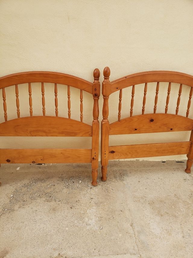 1 persona cama ,   y colchón 35 euro