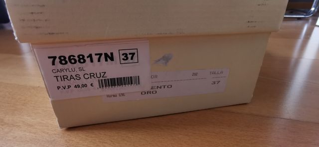 Zapatos tacón dorados 37