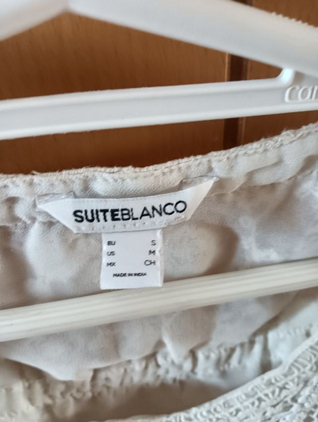 Vestido blanco corto con decoración