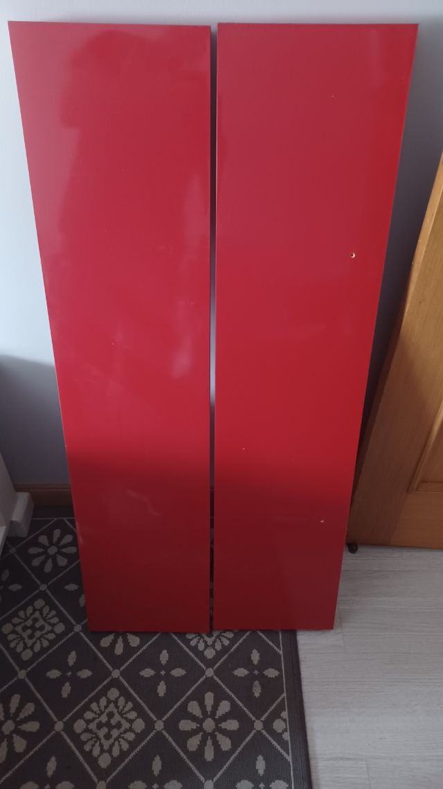 2 valdas en color rojo