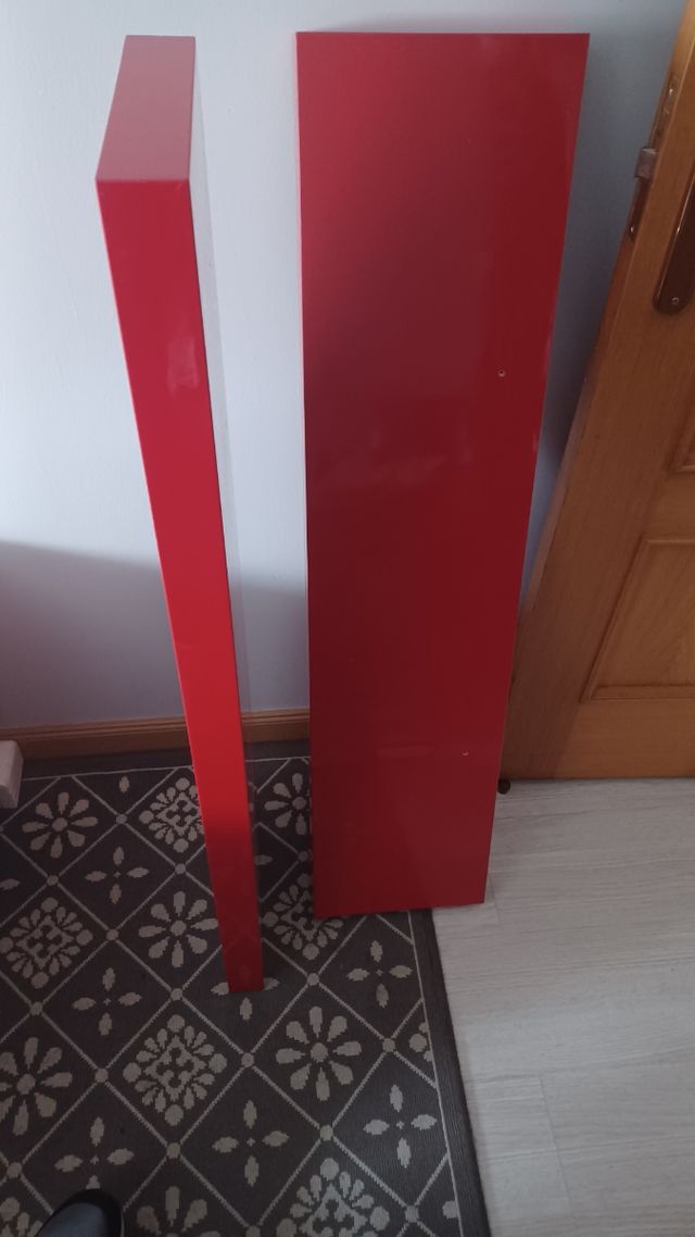 2 valdas en color rojo