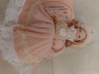 Bambolina in porcellana .