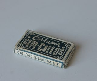 SCATOLA con 4 lamette da barba CEPI-CALLOS