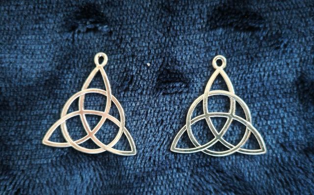 Pack 2 colgantes triqueta