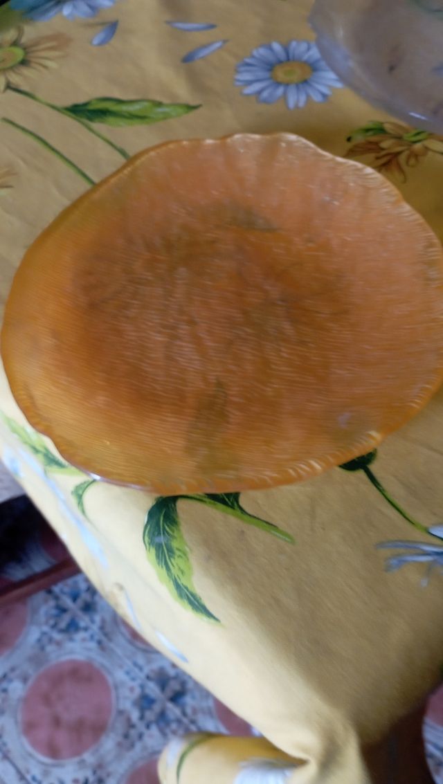 vendo tre piatti colorati