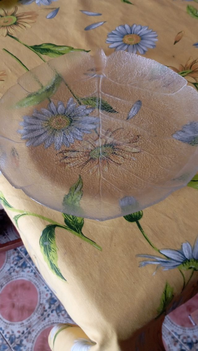 vendo tre piatti colorati