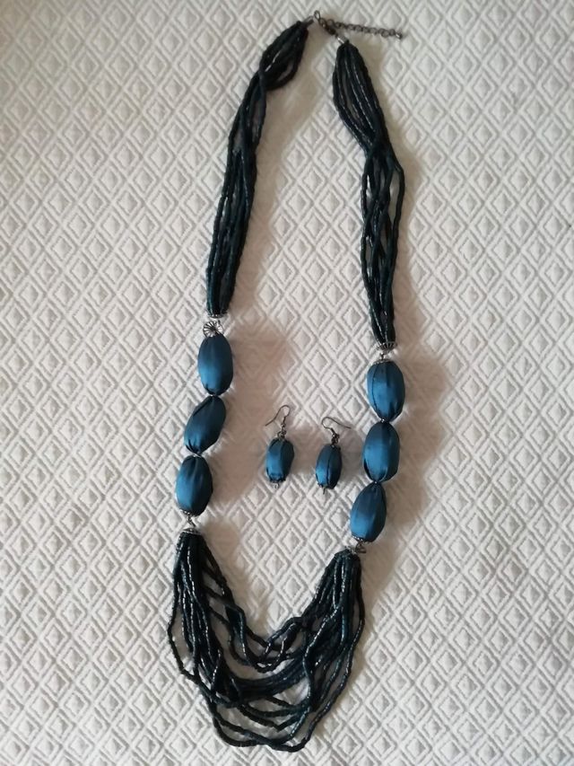 Conjunto de colar e brincos