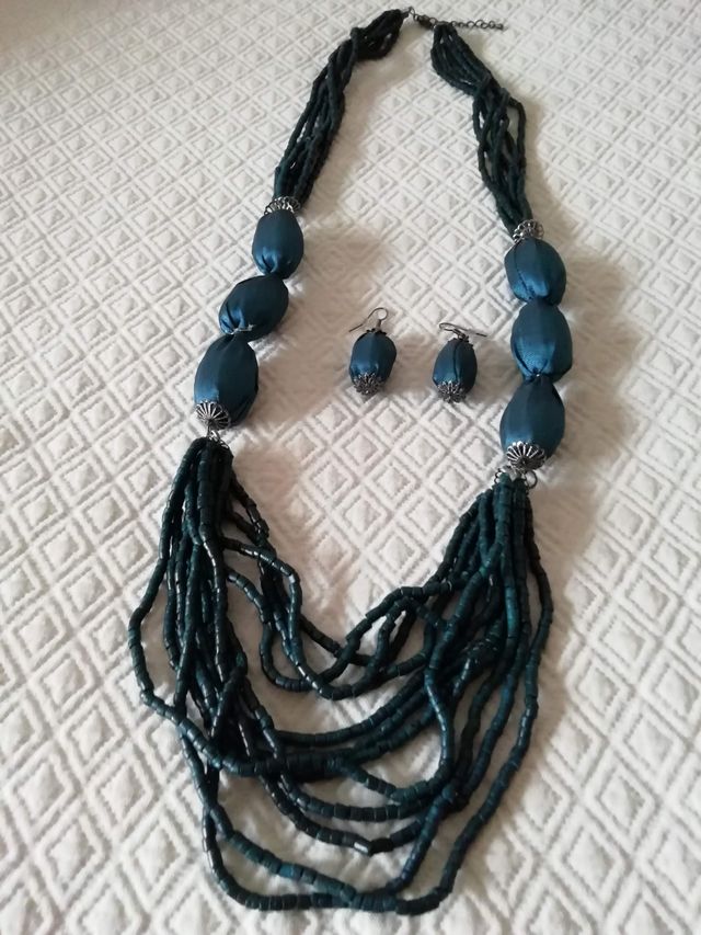 Conjunto de colar e brincos