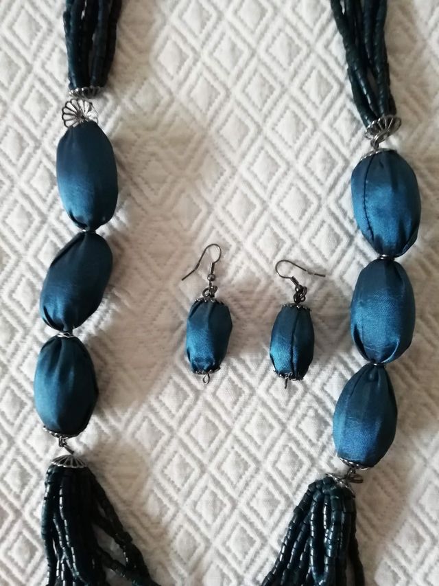 Conjunto de colar e brincos
