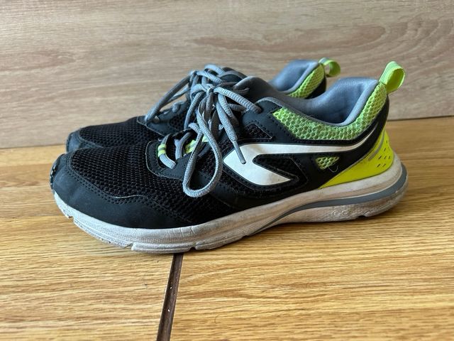 Deportivas negras Decathlon