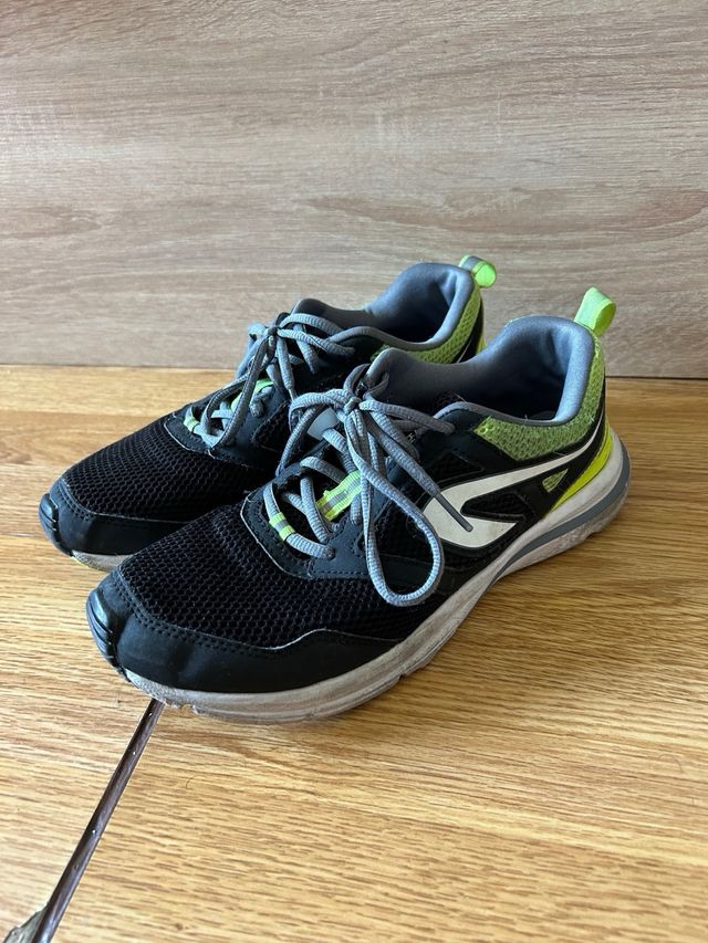 Deportivas negras Decathlon