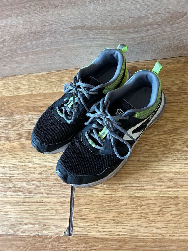 Deportivas negras Decathlon