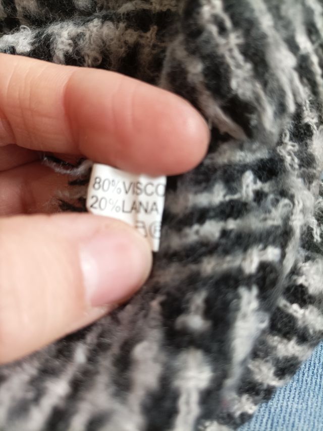 Sciarpa bianca e nera molto calda