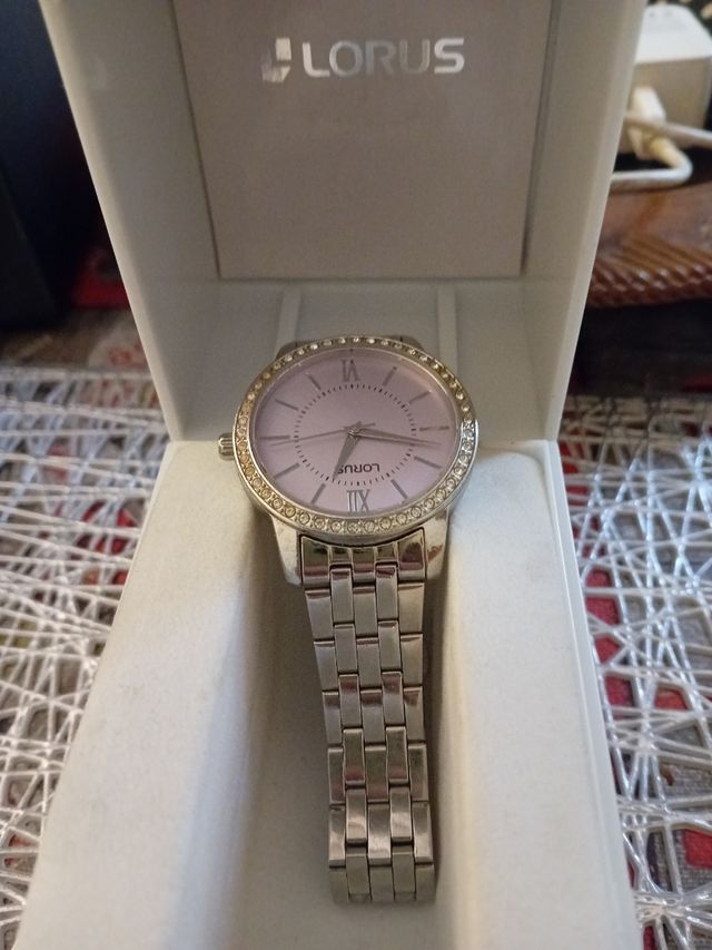 Orologio da donna Lorus nuovo con brillantini