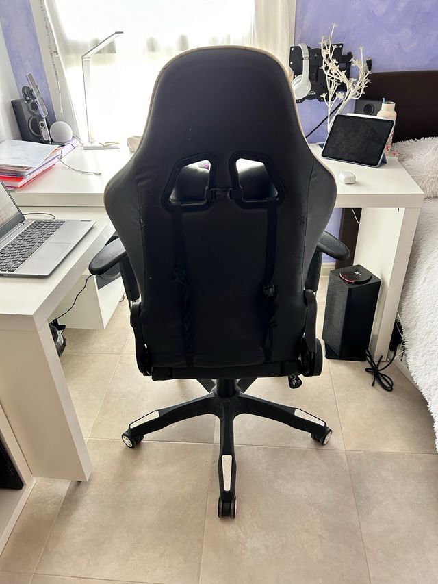 Silla Gamer Negra y Blanca