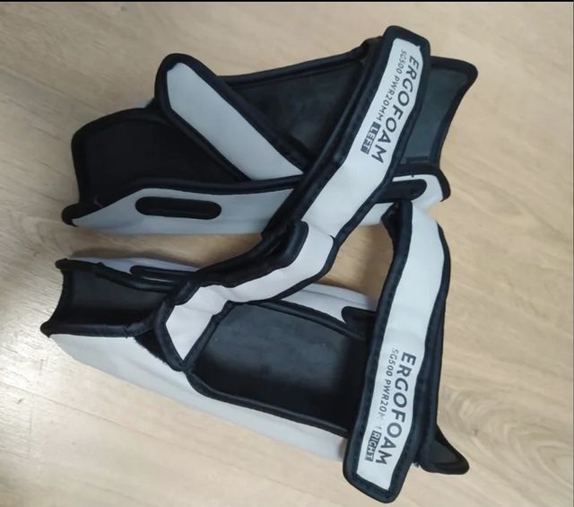 Espinilleras kickboxing/ Muay thai OUTSHOCK