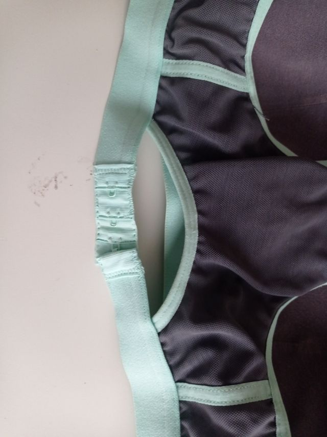 2 Sujetadores deportivos