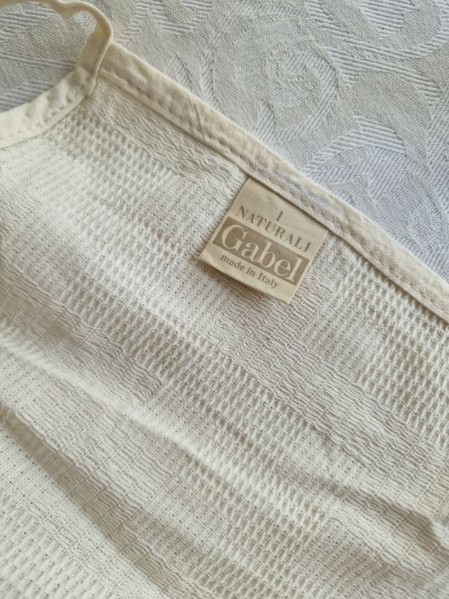 N. 4 grembiuli da cucina nuovi