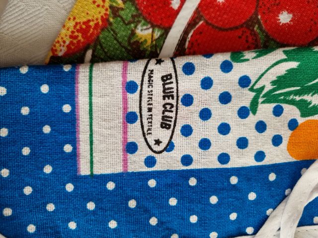 N. 4 grembiuli da cucina nuovi