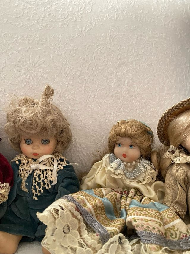 bambole in porcellana