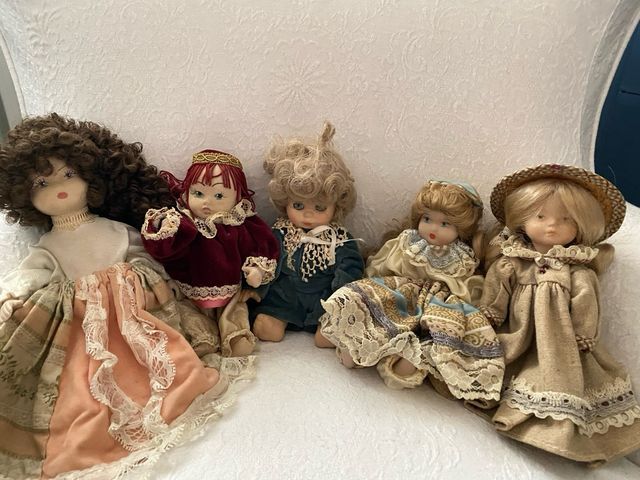 bambole in porcellana