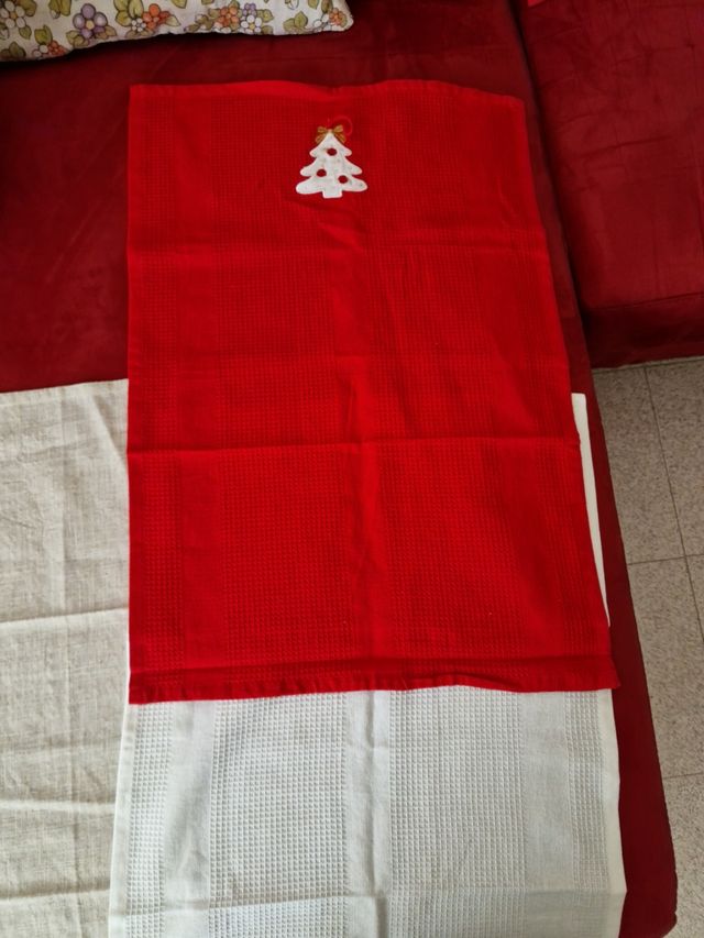 N. 3 strofinacci da cucina