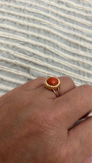 Anillo oro y coral