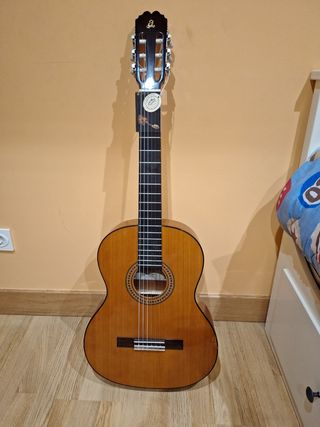Guitarra española ADMIRA Mod Paloma 