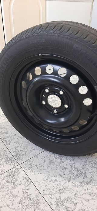 Neumático completo rin 15