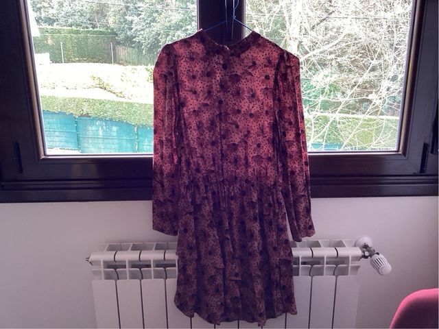 Vestido estampado Zara.