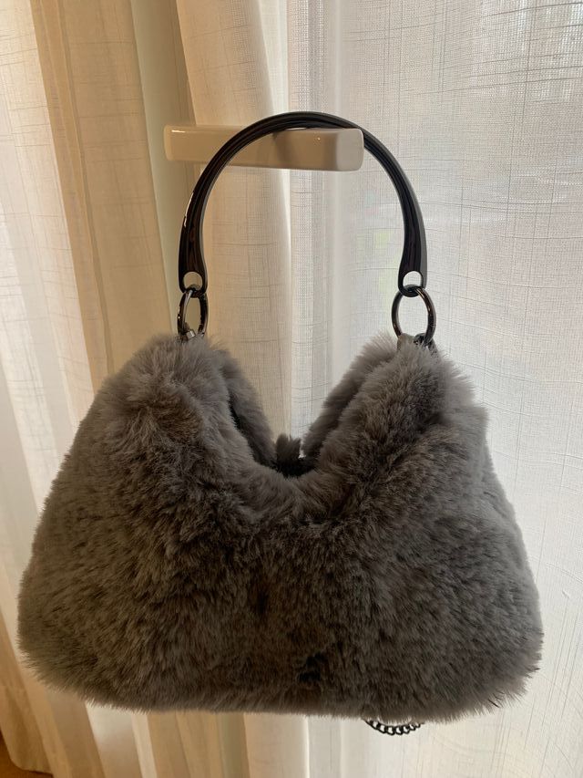 Bolso pelo asa metálica Stradivarius