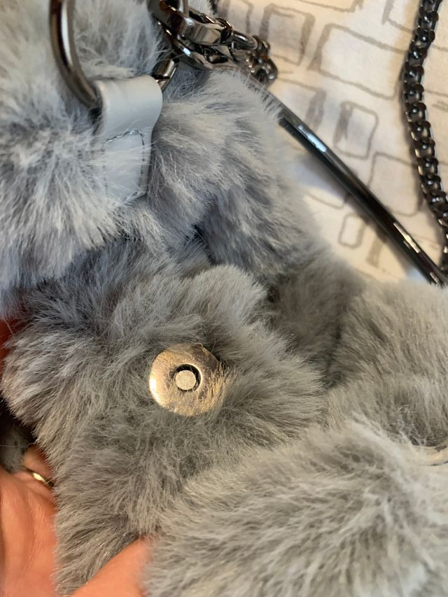 Bolso pelo asa metálica Stradivarius