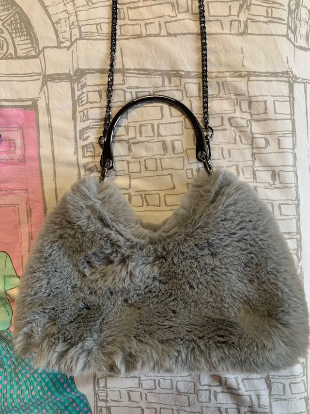 Bolso pelo asa metálica Stradivarius