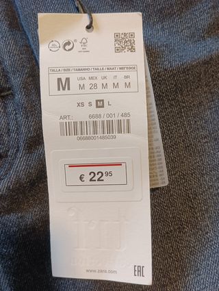 Falda vaquera negra con detalle lateral