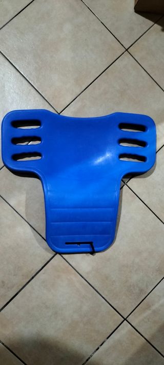 Attrezzo ginnico per esercizi addominali