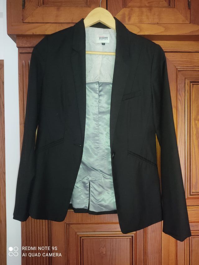 Blazer negra zara talla s