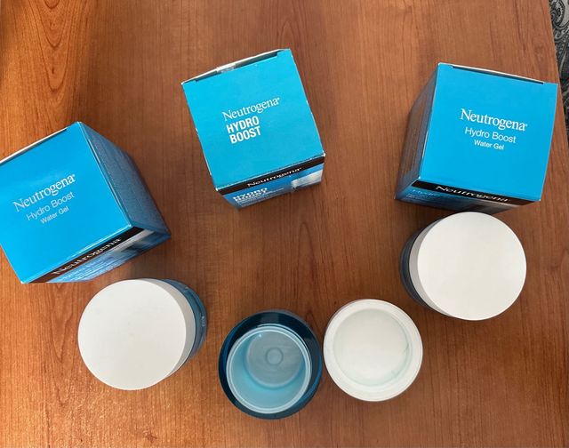 Envases vacíos crema Hidro Boost Neutrogena