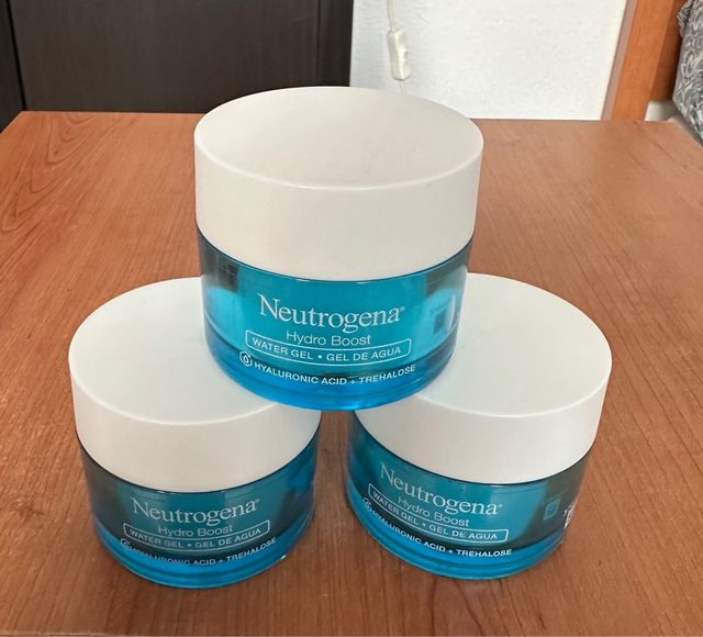Envases vacíos crema Hidro Boost Neutrogena