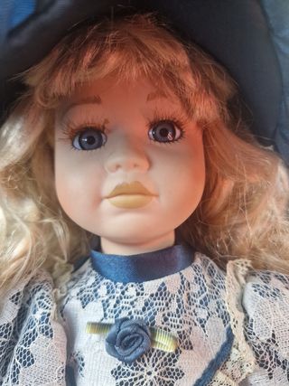 Bambola di porcellana