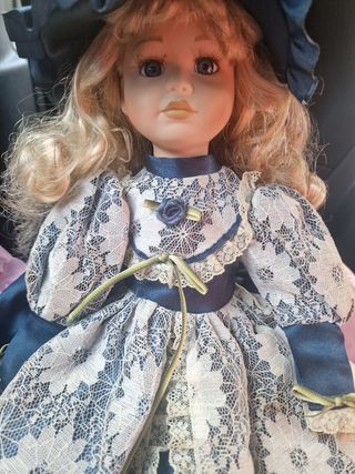 Bambola di porcellana