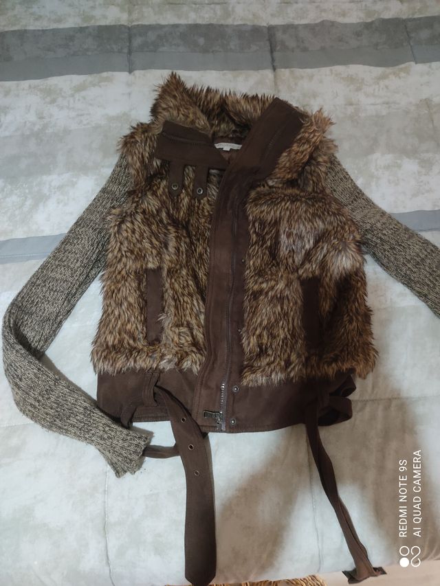 Abrigo con pelo marrón
