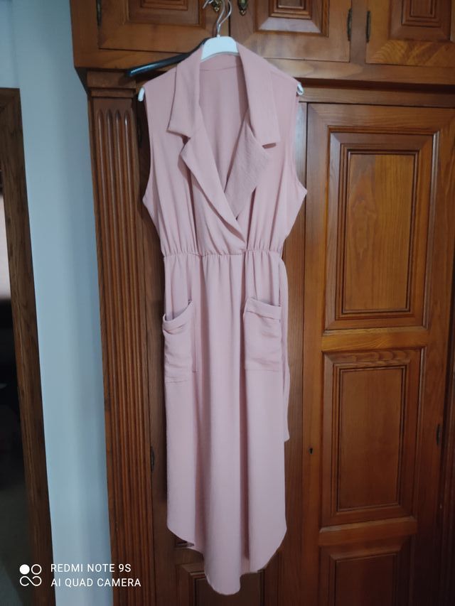 Vestido fluido ajustable en la cintura rosa