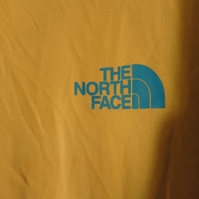 Camiseta the north face amarilla
