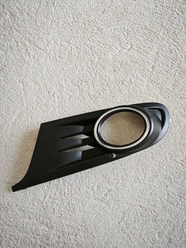 Rejilla antinieblas golf 6 o wv jetta