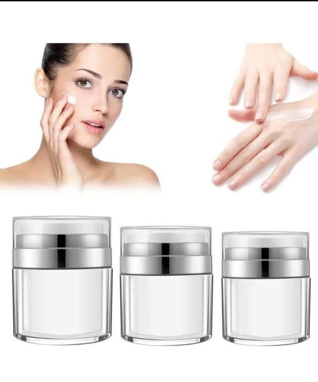 Tres tarros para cremas